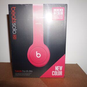 Beats Solo HD Hot Pink Matt Headphone New In Box W/ Matching Cable